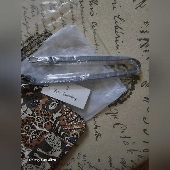 Vera Bradley Convertible Wristlet/pouch w/Leather Strap NWT enchantment neutral - Picture 8 of 9